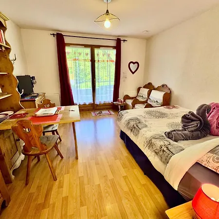 Le Savoyard Apartment *